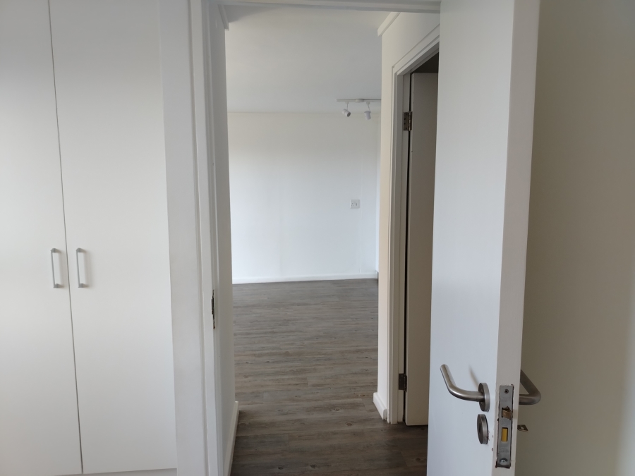 To Let 2 Bedroom Property for Rent in Zonnebloem Western Cape